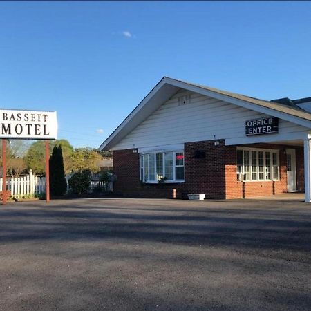 Bassett Motel Γουίλιαμσμπεργκ Εξωτερικό φωτογραφία