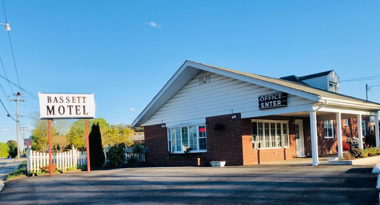 Bassett Motel Γουίλιαμσμπεργκ Εξωτερικό φωτογραφία