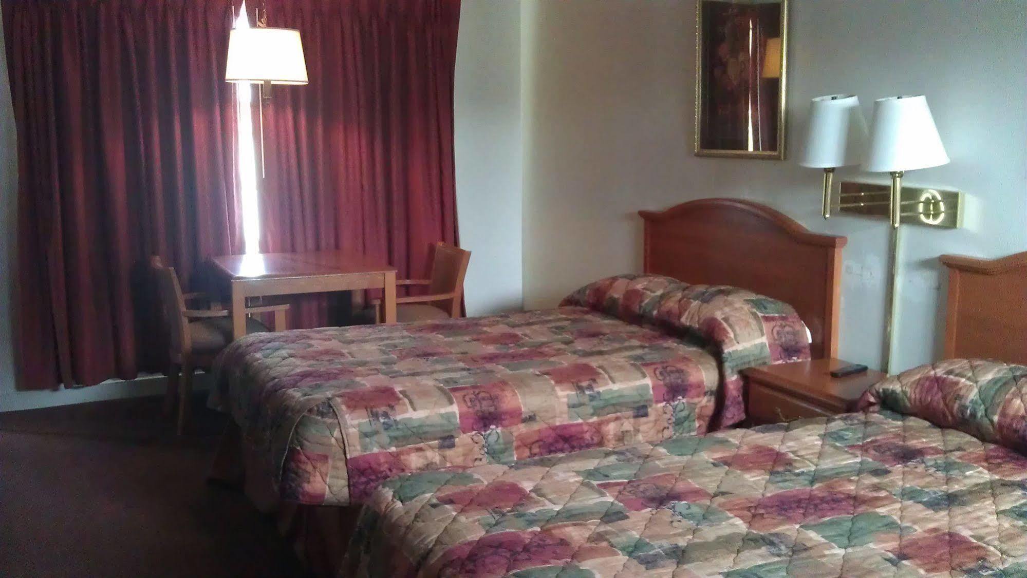 Bassett Motel Γουίλιαμσμπεργκ Εξωτερικό φωτογραφία